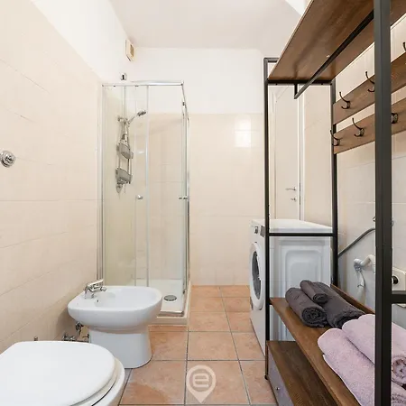 Corner - Nicola Iglesias