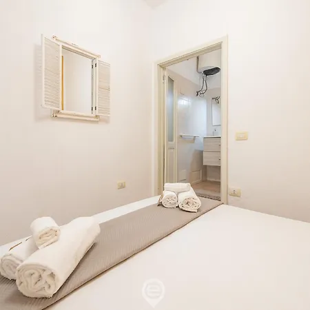 Corner - Nicola * Iglesias