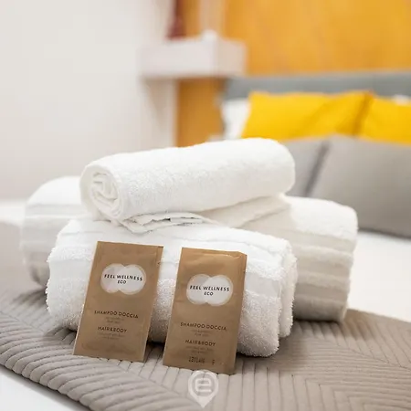 Daire Corner - Nicola